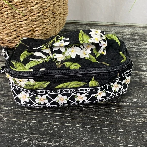 Vera Bradley SET of 5 Black Green & White Floral Quilted Travel Weekend Bags - Picture 5 of 11